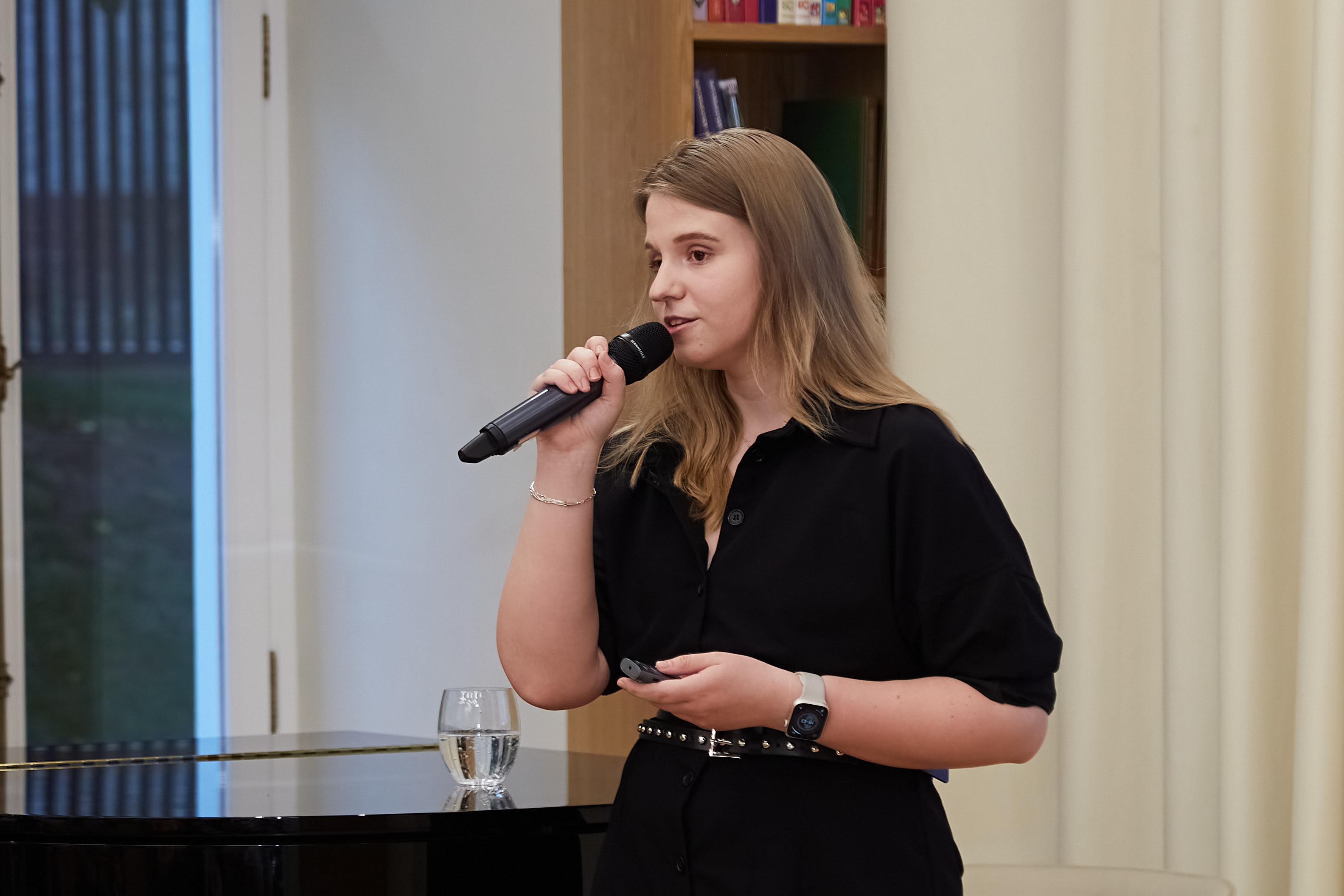 respublika-bolalar-kutubxonasida-suniy-idrok-kuni-va-uning-zamonaviy-jamiyat-rivojiga-tasiriga-bagishlangan-mahorat-darsi-va-maruza-bolib-otdi