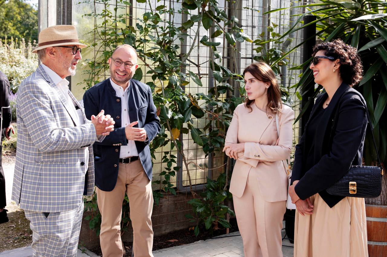 v-ramkah-art-basel-2025-sostoyalas-neformalnaya-vstrecha