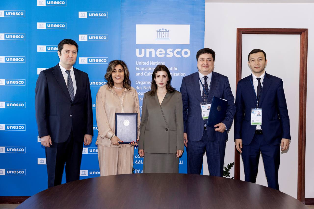 v-parizhe-sostoyalas-s-generalnym-direktorom-iccrom