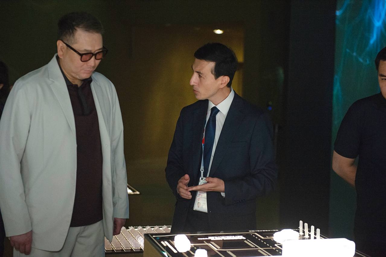 uzbekistan-pavilion-welcomes-kazakhstans-minister-of-trade-and-integration-arman-shakkaliev