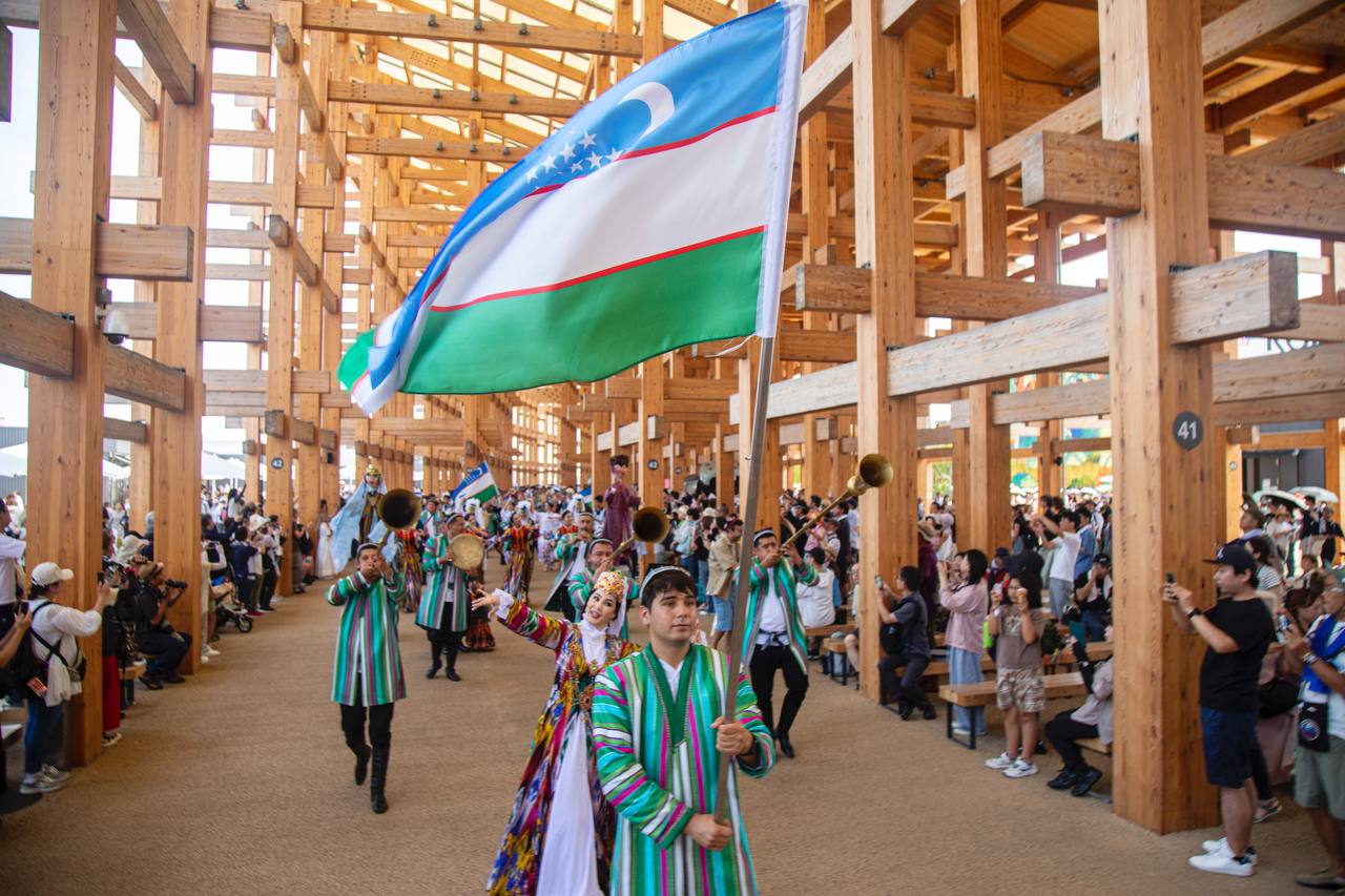 colourful-parade-marks-uzbekistans-national-day-at-expo-2025
