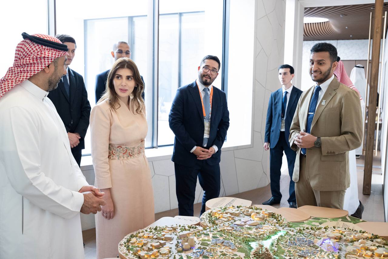 uzbekistan-delegation-explores-saudi-arabia-pavilion-at-expo-2025