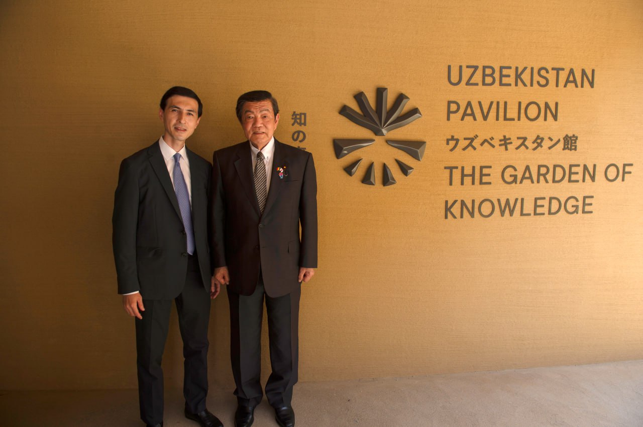 uzbekistan-pavilion-welcomes-expo-2025-minister-yoshitaka-ito