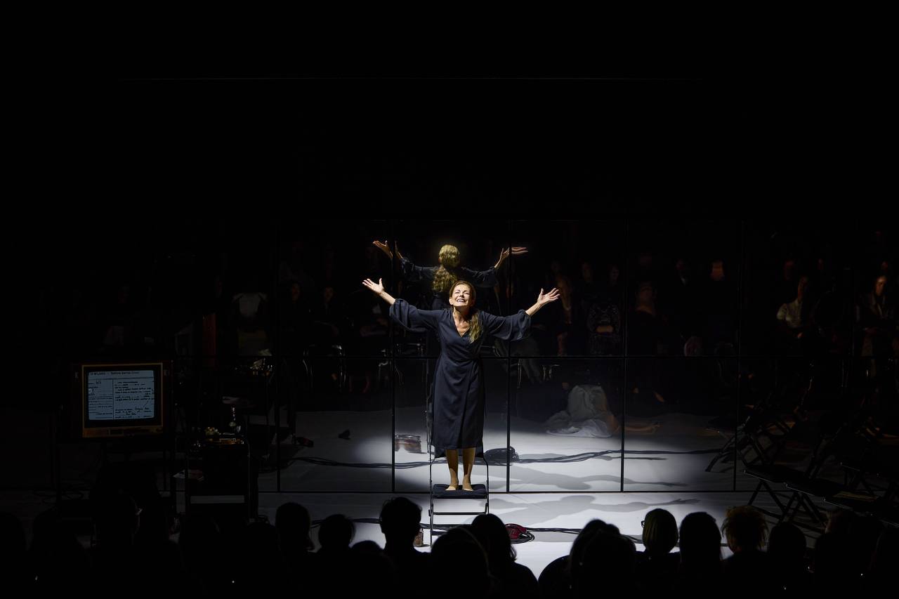 the-canary-the-life-of-maria-callas-on-stage