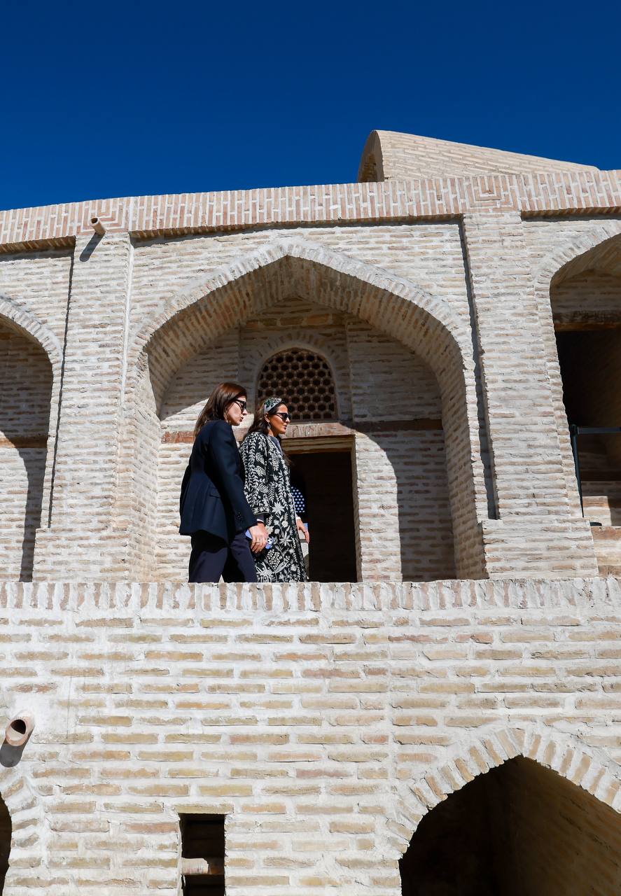 her-excellency-sheikha-al-mayassa-explores-artistic-heritage-at-the-bukhara-biennial