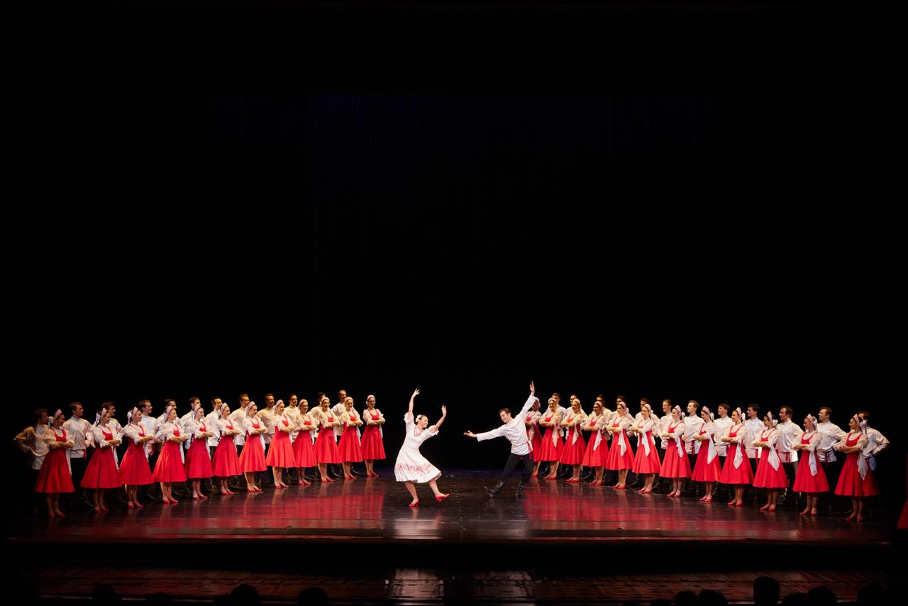 legendary-igor-moiseyev-ensemble-performs-dances-of-the-peoples-of-the-world-at-alisher-navoi-bolshoi-theatre