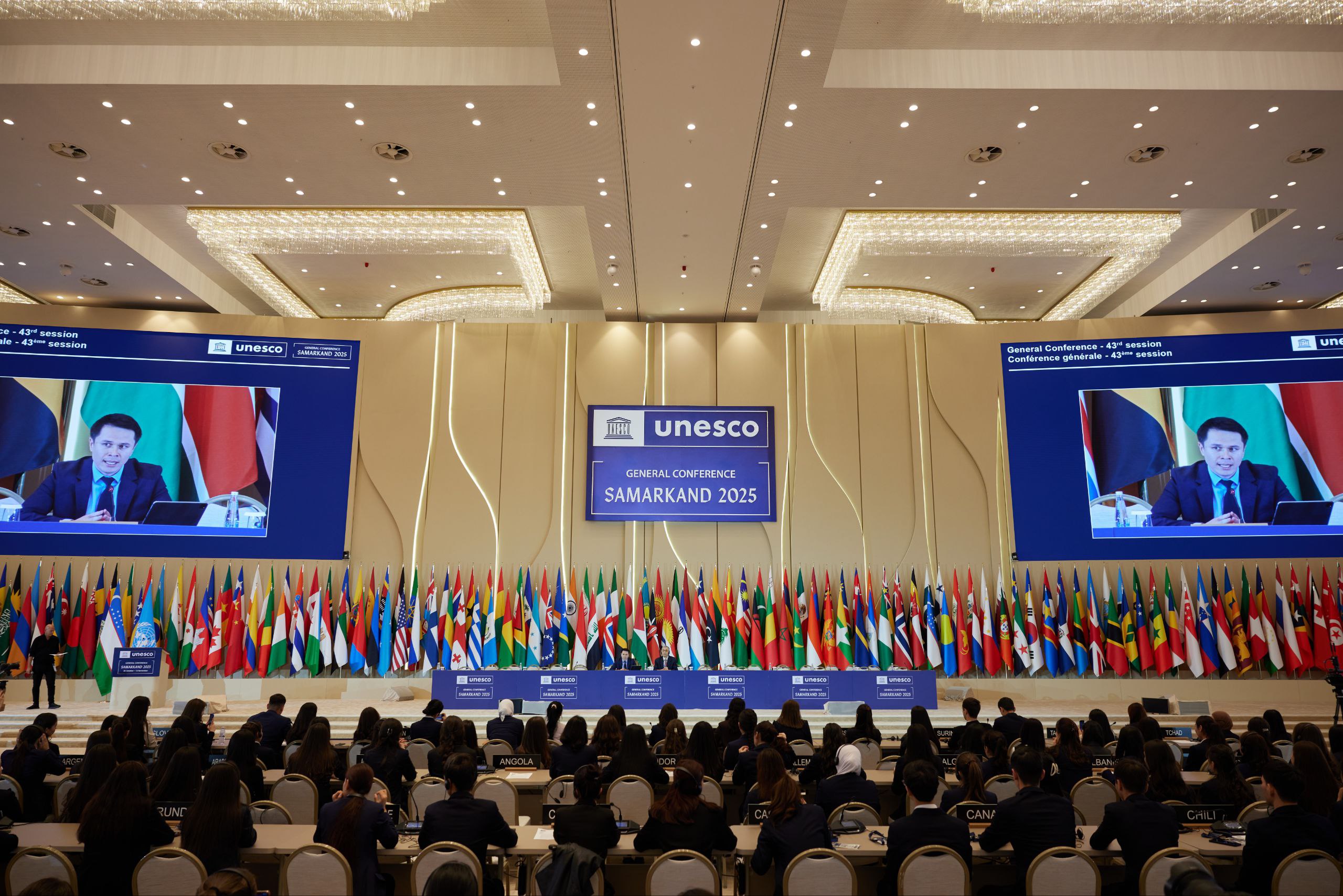 samarkand-hosts-ceremony-honouring-uzbekistans-volunteers-for-their-contribution-to-43rd-unesco-general-conference